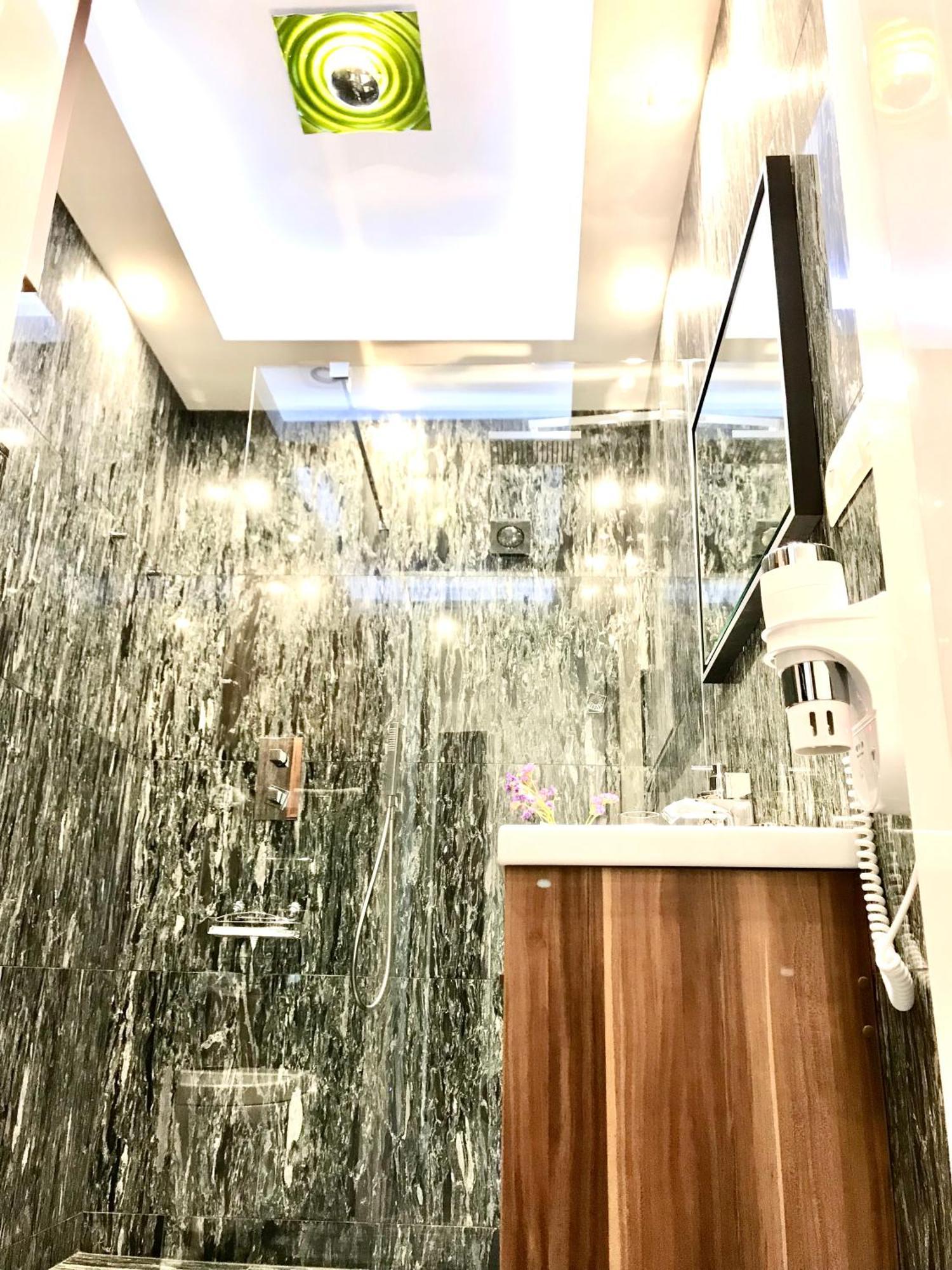 وارسو Mondrian Luxury Suites & Apartments Old Town الغرفة الصورة